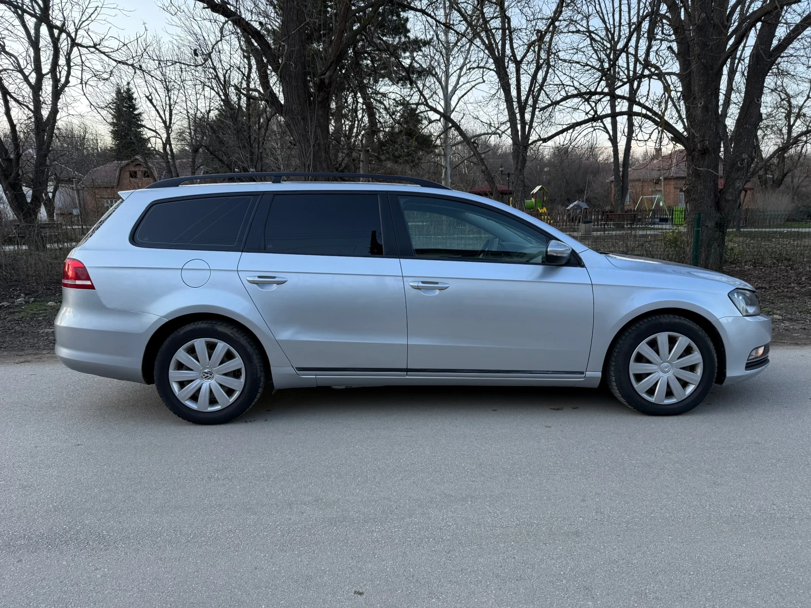 VW Passat 1.6tdi* 6ск* ТЕМПОМАТ, снимка 9 - Автомобили и джипове - 53726117