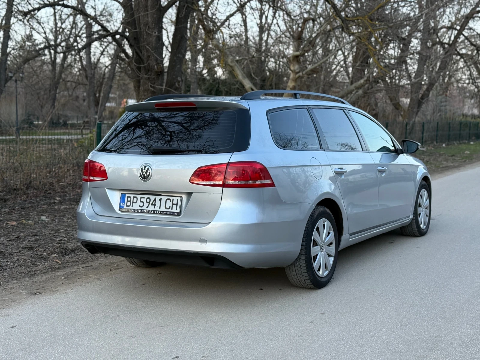 VW Passat 1.6tdi* 6ск* ТЕМПОМАТ, снимка 6 - Автомобили и джипове - 53726117