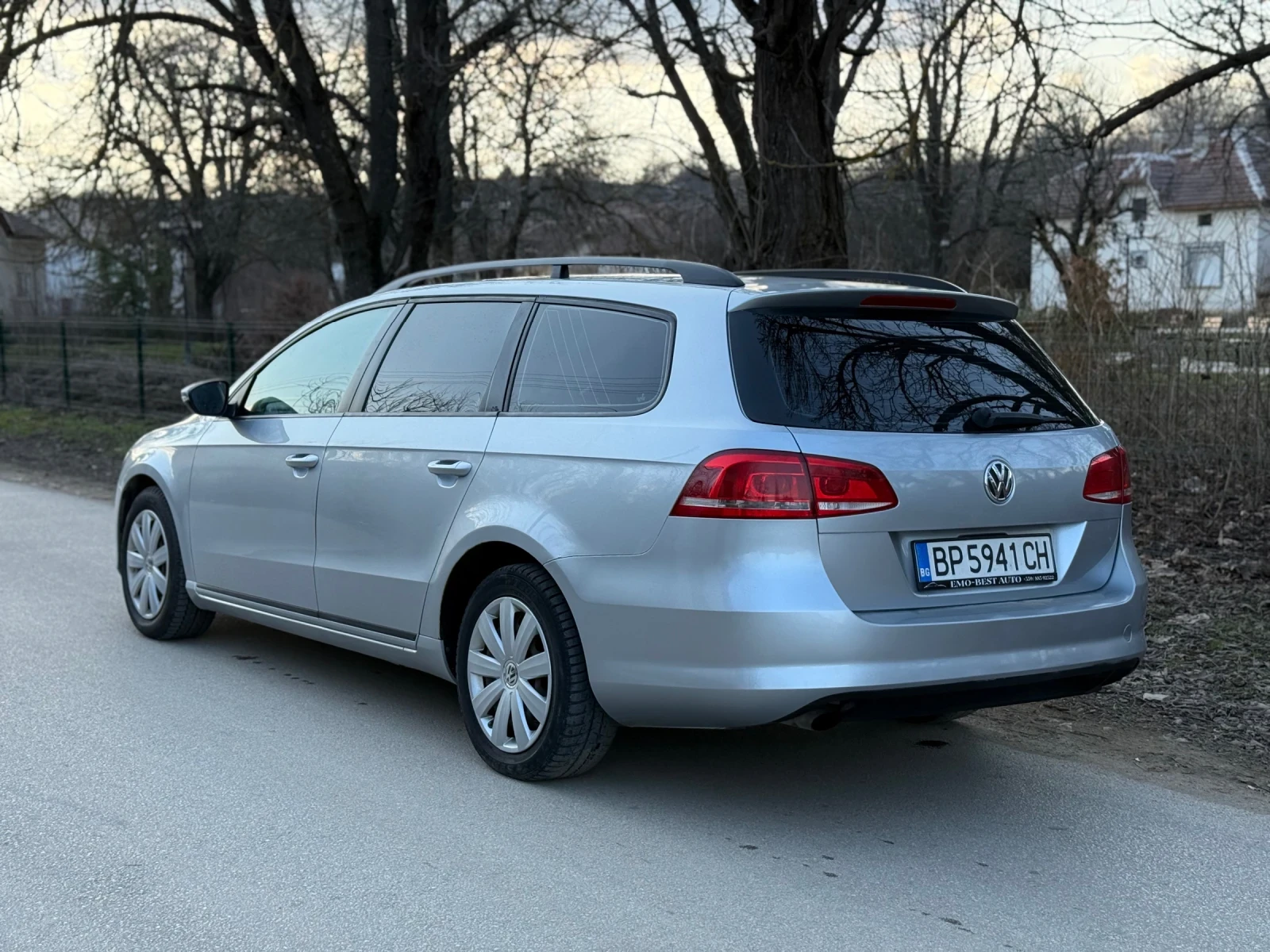 VW Passat 1.6tdi* 6ск* ТЕМПОМАТ, снимка 5 - Автомобили и джипове - 53726117