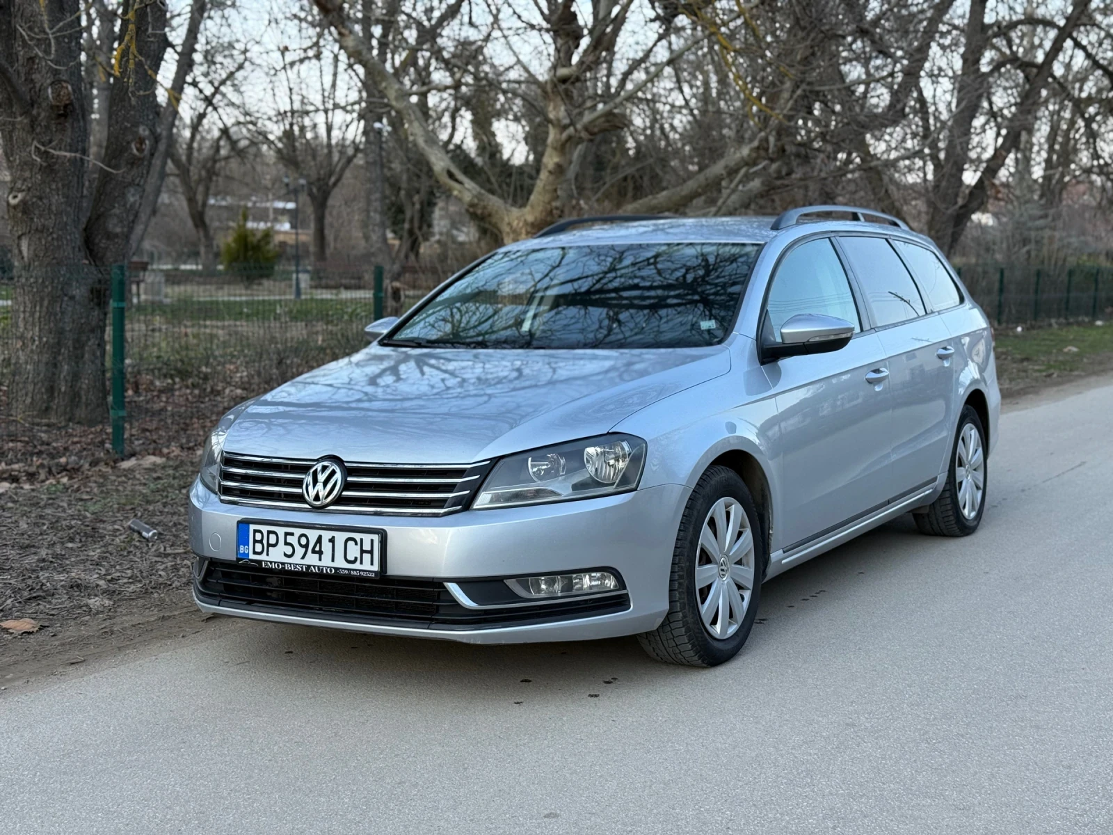 VW Passat 1.6tdi* 6ск* ТЕМПОМАТ, снимка 4 - Автомобили и джипове - 53726117