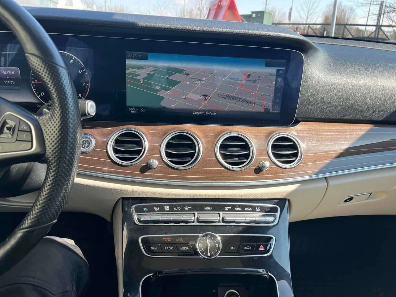 Mercedes-Benz E 300 * CARFAX * ЦЕНА ДО БГ, снимка 8 - Автомобили и джипове - 53912625