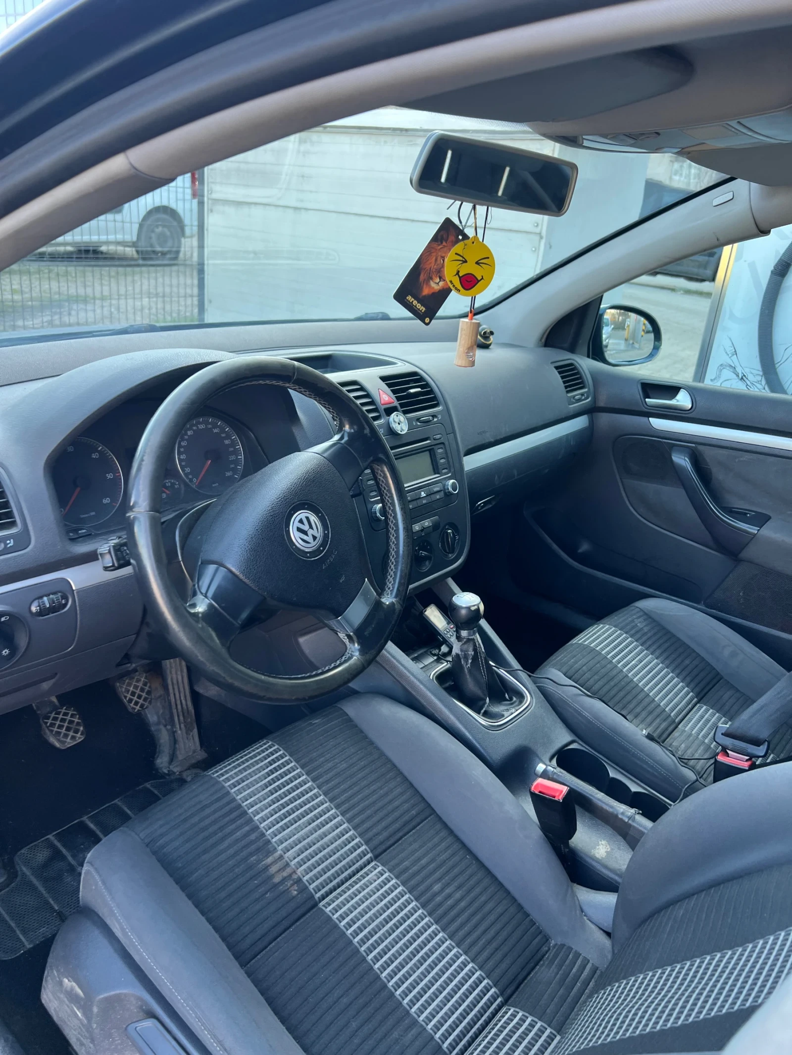 VW Golf, снимка 5 - Автомобили и джипове - 53918589