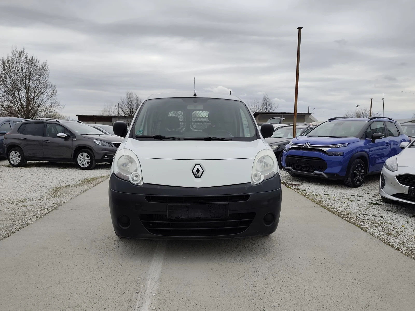 Renault Kangoo Товарен , снимка 2 - Автомобили и джипове - 53984372