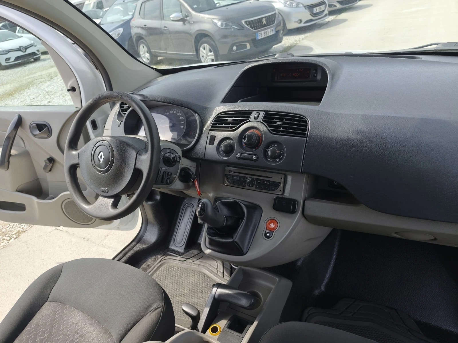 Renault Kangoo Товарен , снимка 12 - Автомобили и джипове - 53984372