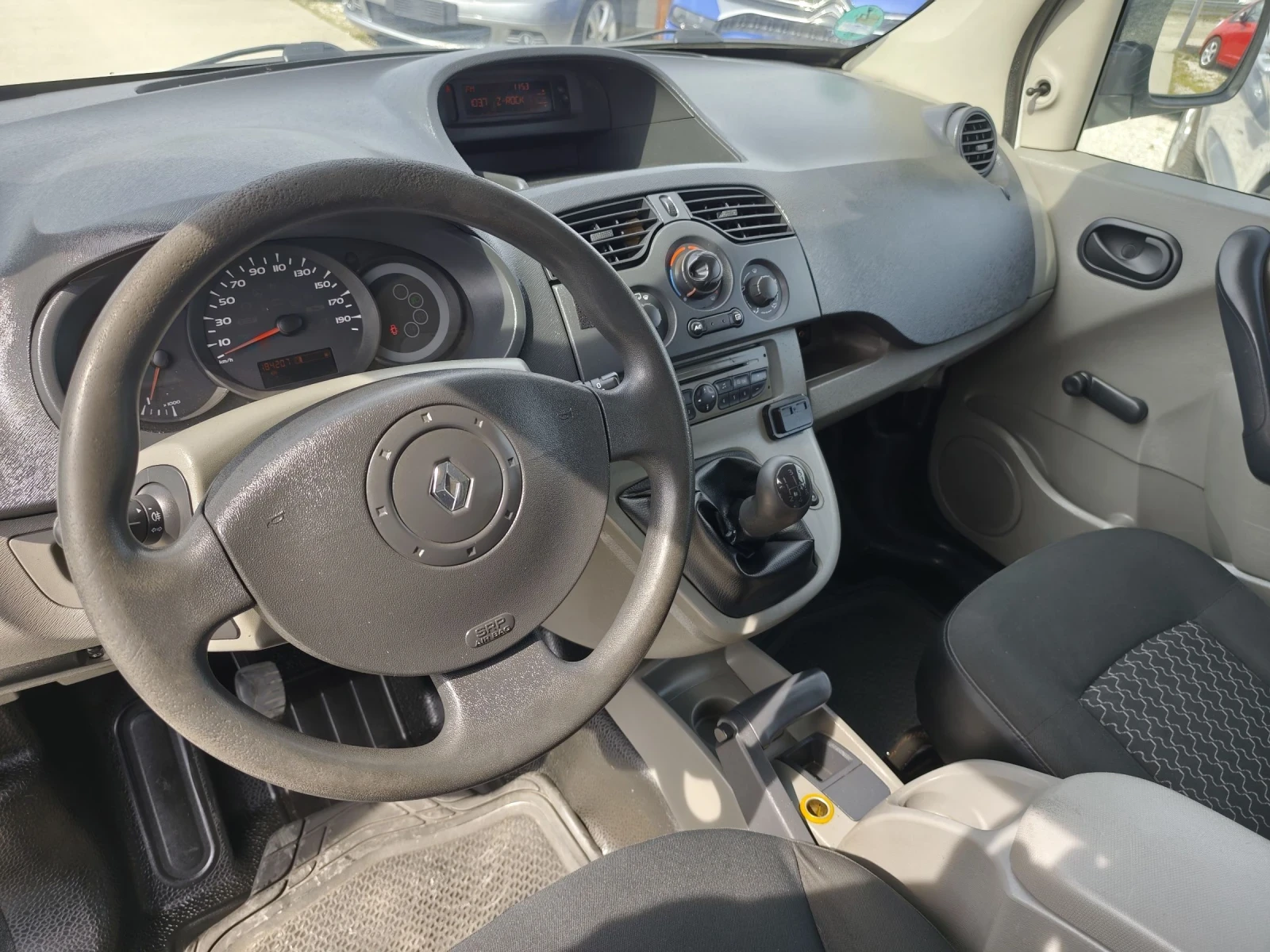 Renault Kangoo Товарен , снимка 10 - Автомобили и джипове - 53984372