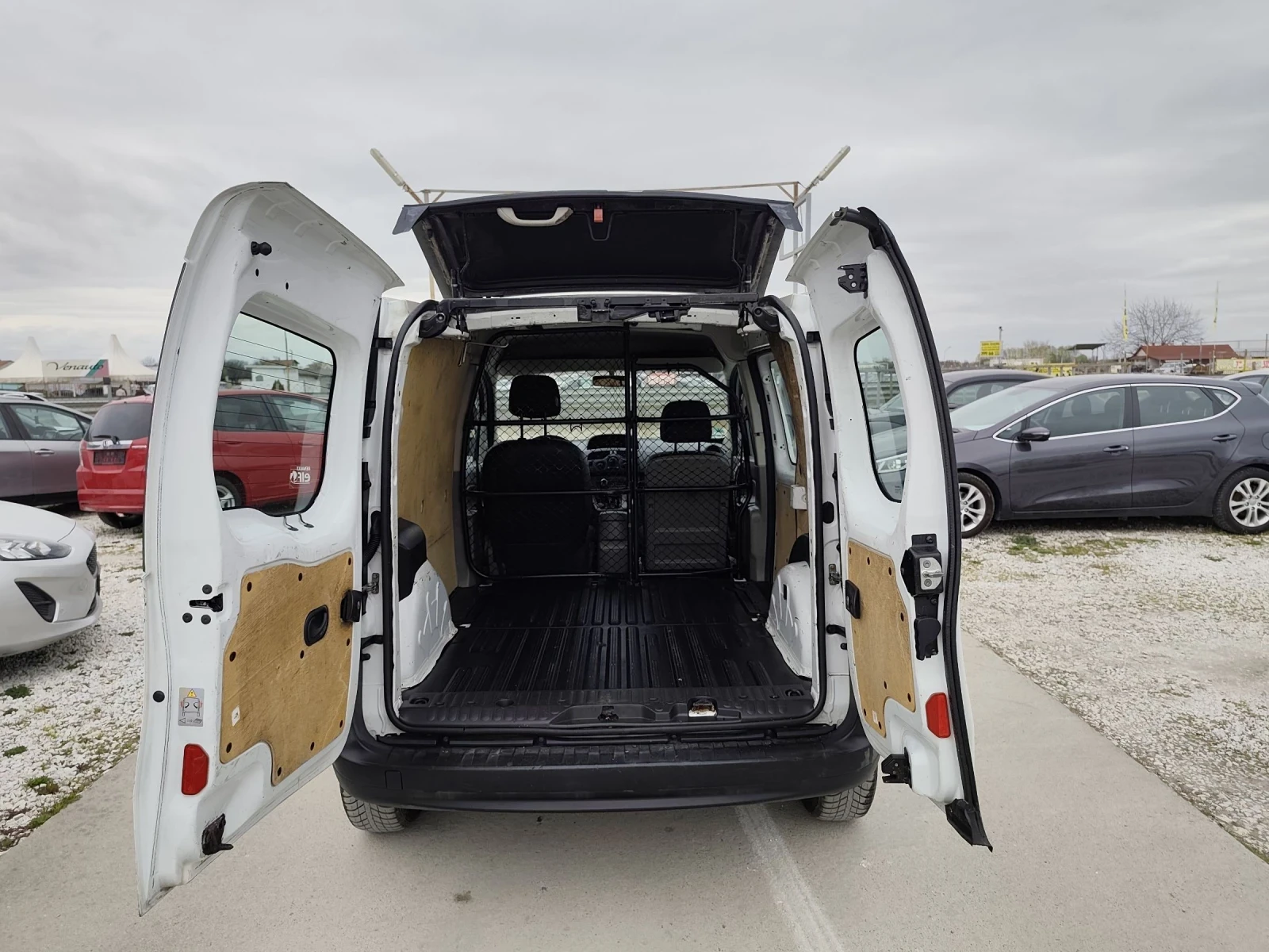 Renault Kangoo Товарен , снимка 7 - Автомобили и джипове - 53984372