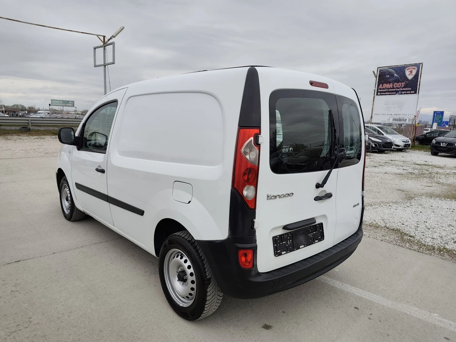 Renault Kangoo Товарен , снимка 5 - Автомобили и джипове - 53984372