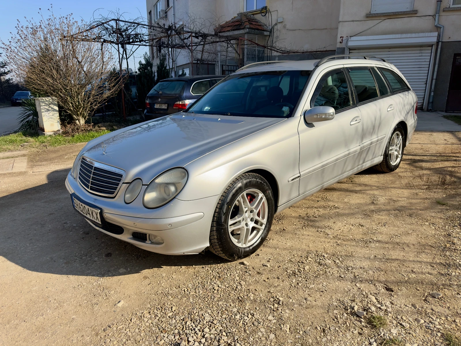 Mercedes-Benz E 220, снимка 3 - Автомобили и джипове - 54141775