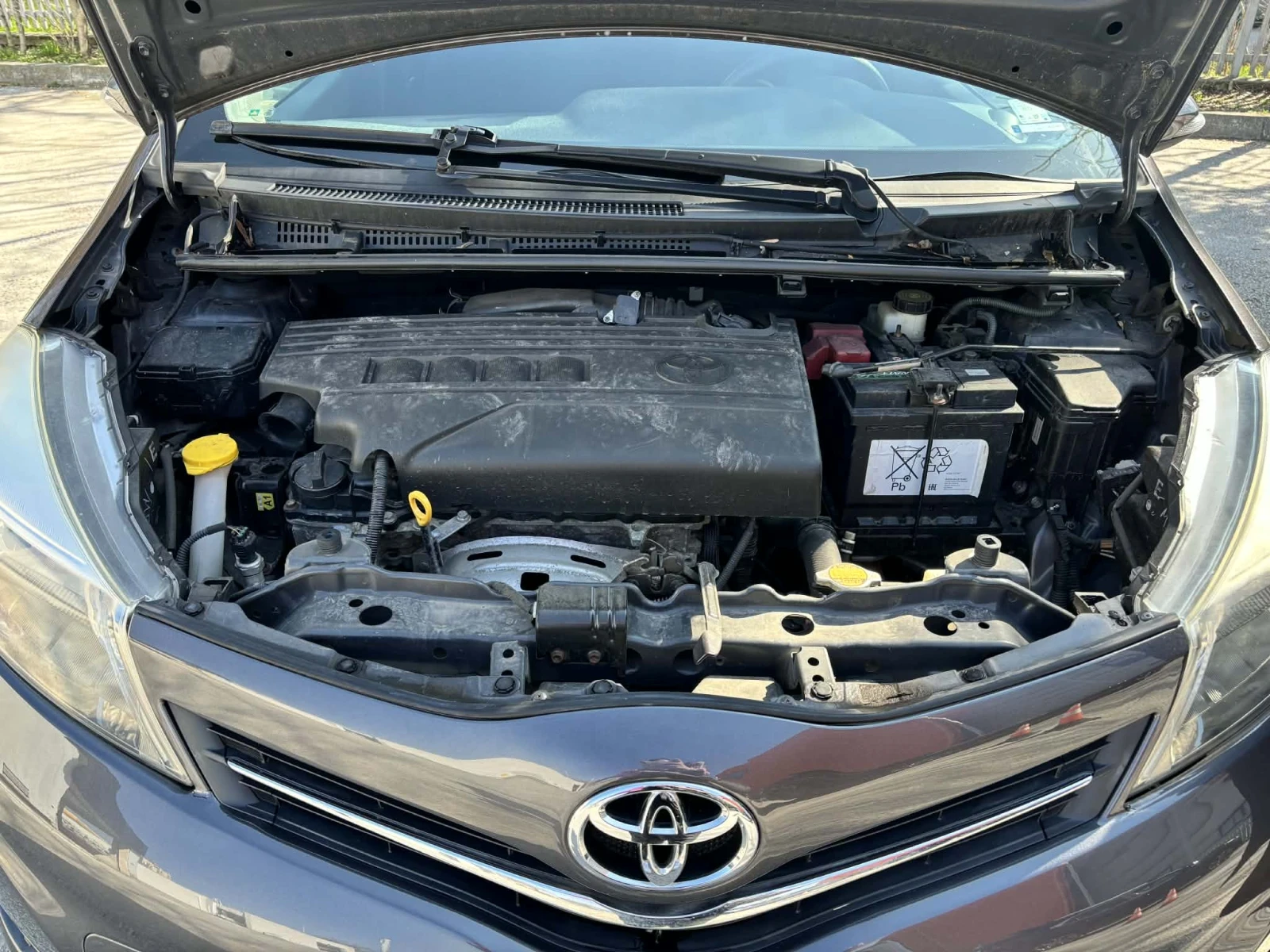 Toyota Yaris, снимка 8 - Автомобили и джипове - 54256546