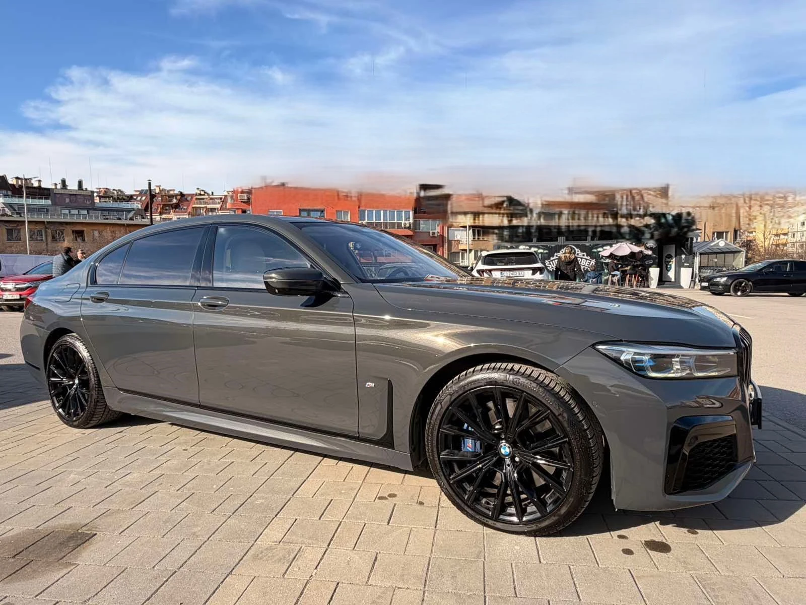 BMW 750 D L xDrive Individual, снимка 9 - Автомобили и джипове - 54820574
