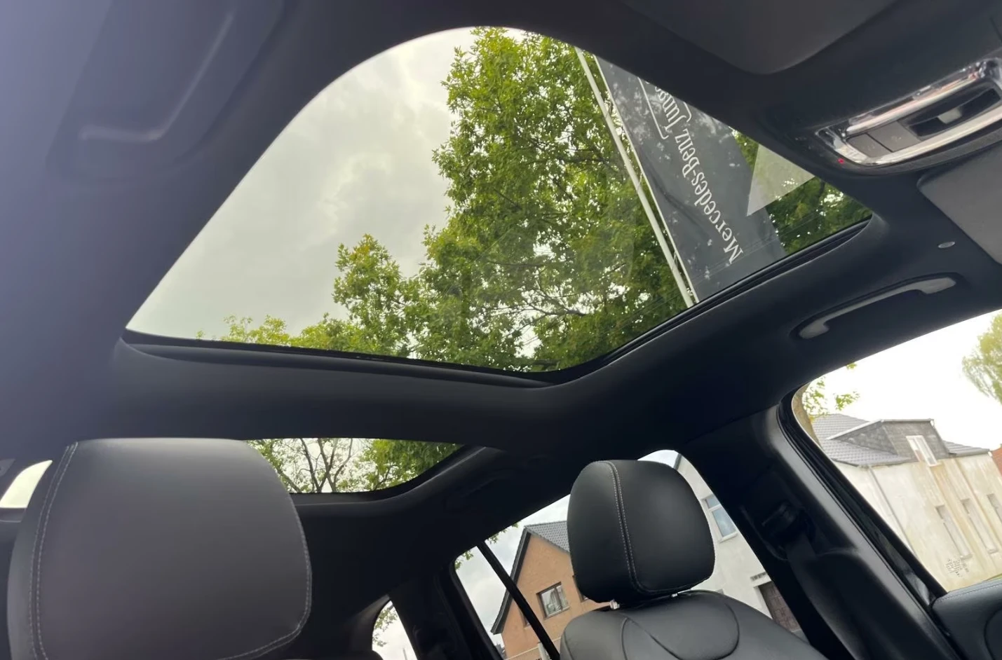 Mercedes-Benz EQB 350* 4M* AMG* PANO* 360* HUD* BURMESTER* , снимка 7 - Автомобили и джипове - 55347684