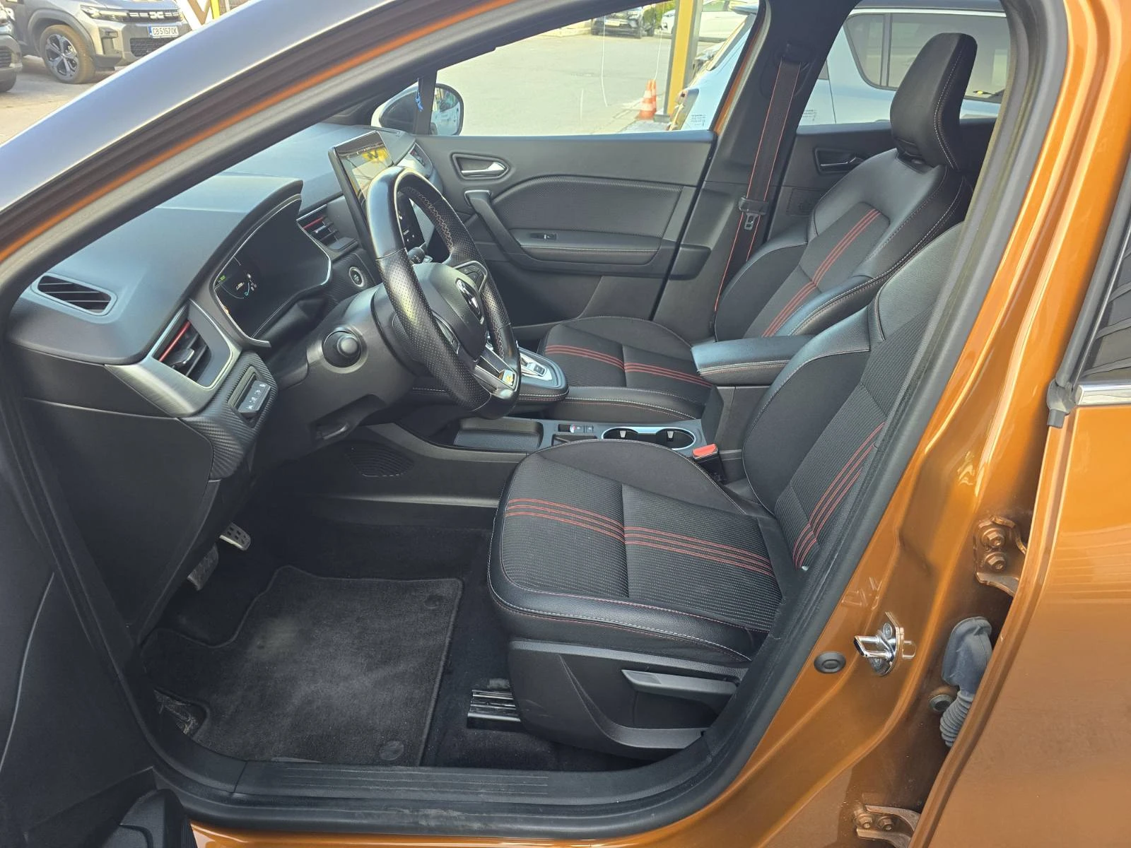 Renault Captur E-TECH HYBRID 145, снимка 14 - Автомобили и джипове - 55833670