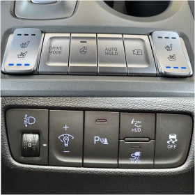 Hyundai Kona 150kw* PREMIUM* Сервизна Книжка с Пълна История!, снимка 13