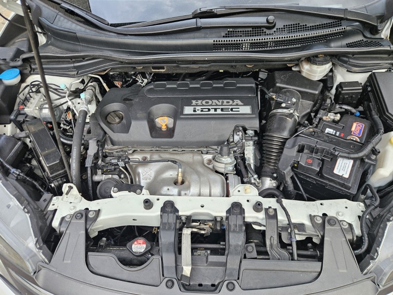 Honda Cr-v 2.2i-DTEC 4x4 Distronic Keyless, снимка 8 - Автомобили и джипове - 46460717