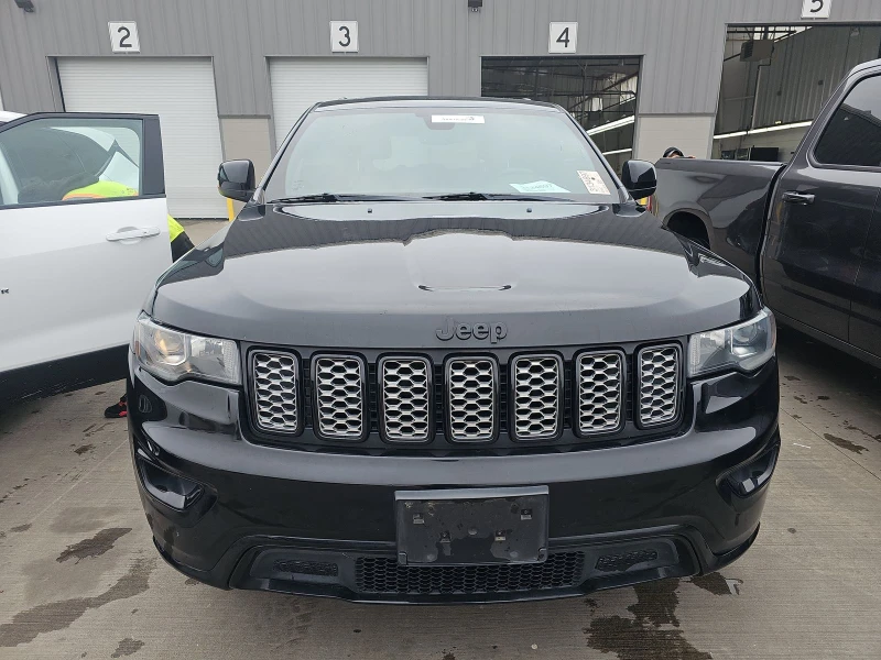 Jeep Grand cherokee ALTITUDE EDITION/CAMERA/KEYLESS/8ZF/СТАВА НА ГАЗ, снимка 2 - Автомобили и джипове - 48540830