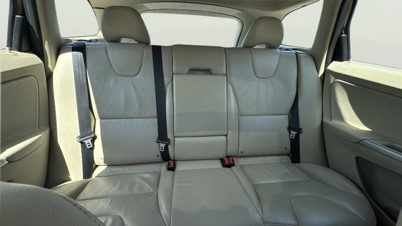 Volvo XC60 2.4 D5, снимка 13 - Автомобили и джипове - 51197746