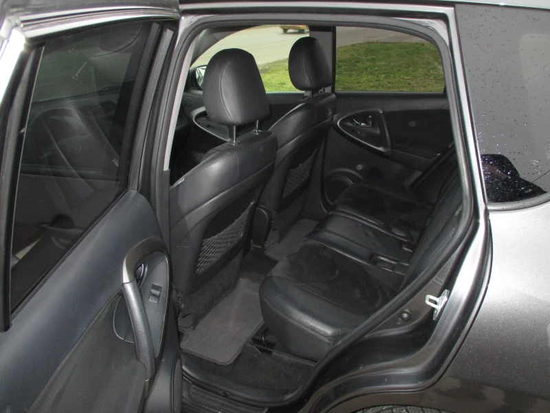 Toyota Rav4 2.2/ДИЗЕЛ/6-СКОРОСТИ/150кс./КАТО НОВА/, снимка 11 - Автомобили и джипове - 53121612