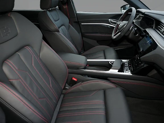 Audi Q8 e-Tron Sportback 55 = Black Optic Plus = Гаранция, снимка 6 - Автомобили и джипове - 52837212