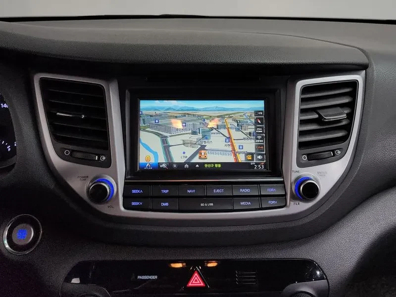 Hyundai Tucson 2.0 4WD MODERN, снимка 12 - Автомобили и джипове - 55801597