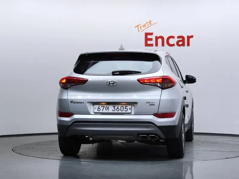Hyundai Tucson 2.0 4WD MODERN, снимка 4 - Автомобили и джипове - 55801597
