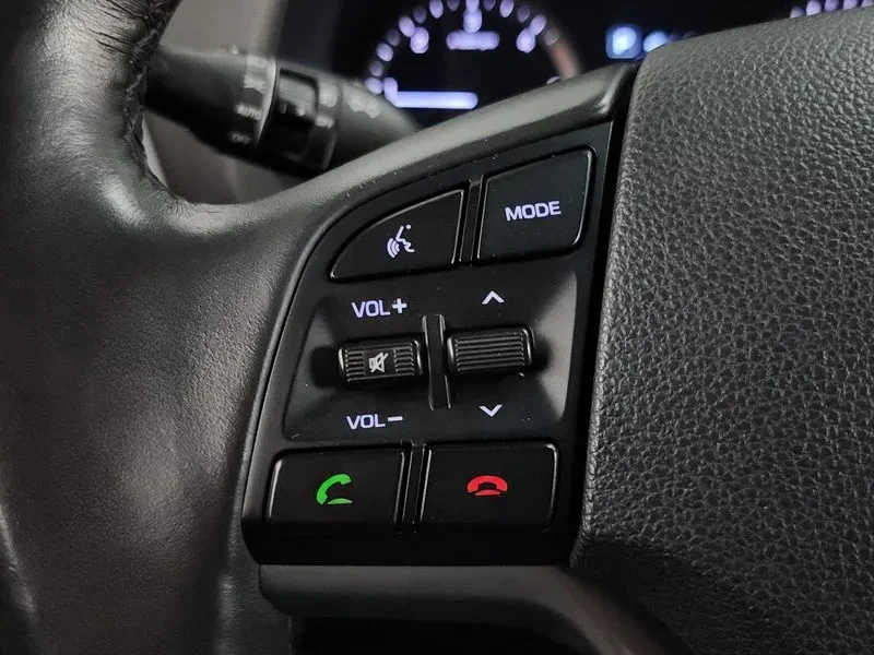 Hyundai Tucson 2.0 4WD MODERN, снимка 16 - Автомобили и джипове - 55801597