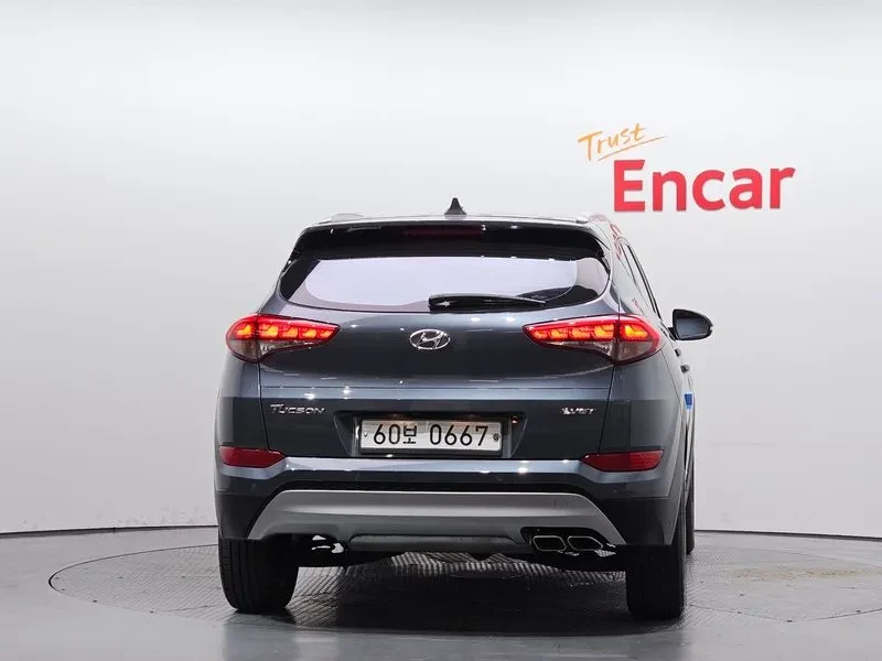 Hyundai Tucson 2.0 - САМО 30% АВАНС, снимка 4 - Автомобили и джипове - 56065935