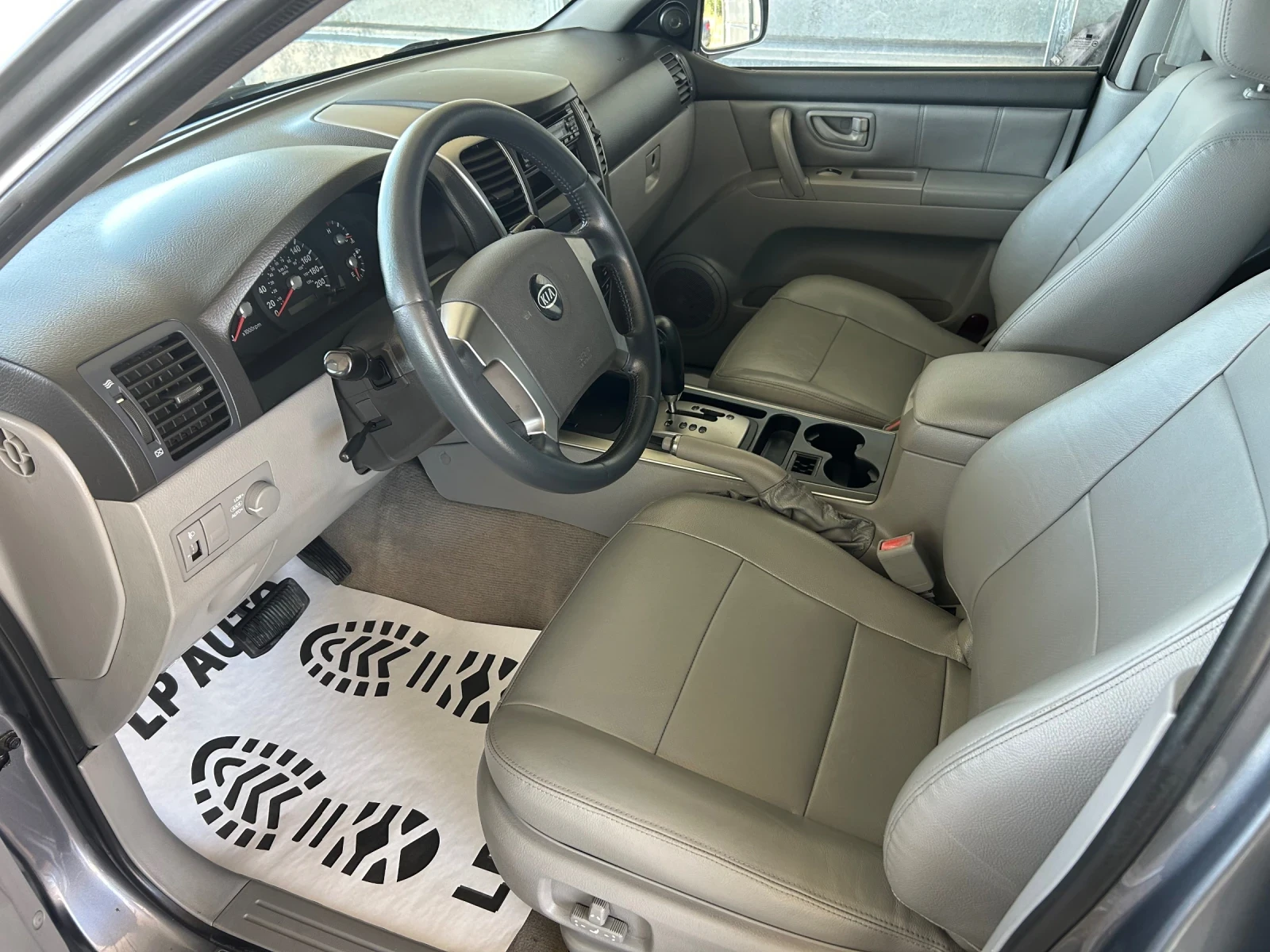 Kia Sorento * 2.5* CRDI* 140к.с* Кожа* 4х4* Automatic*  - изображение 5