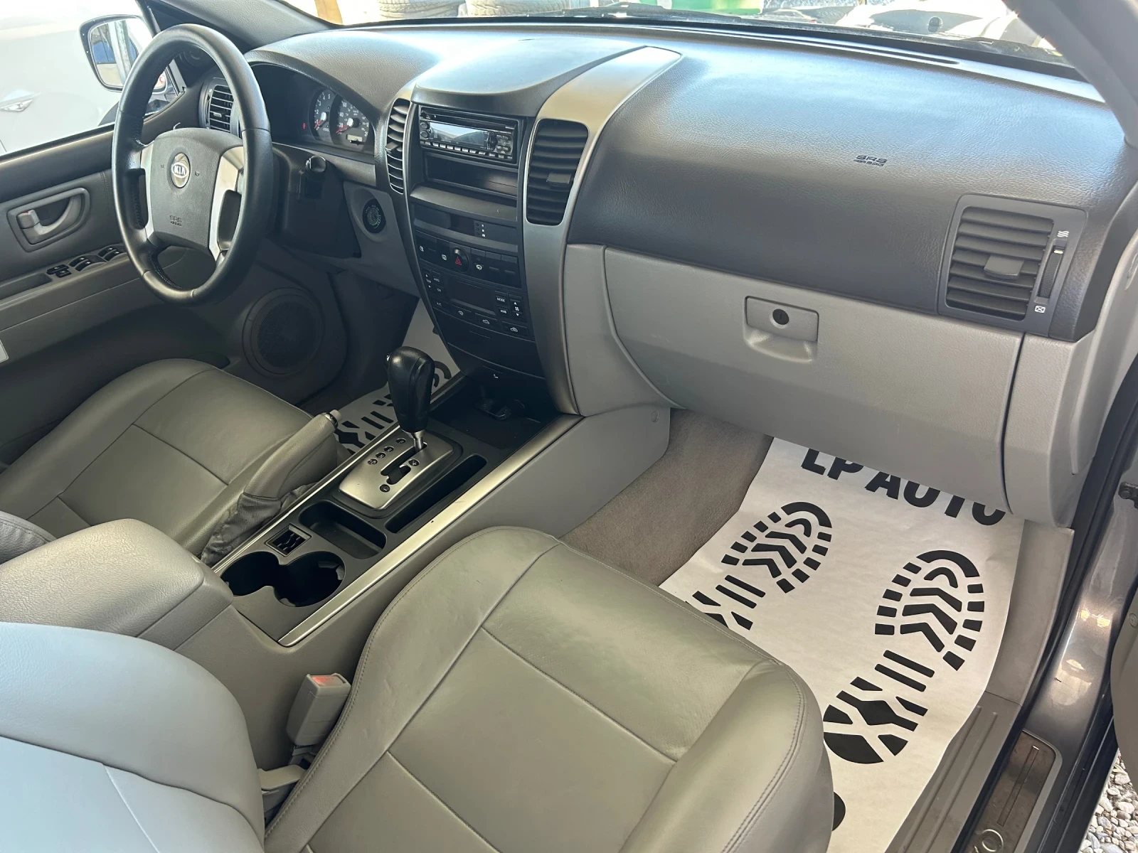 Kia Sorento * 2.5* CRDI* 140к.с* Кожа* 4х4* Automatic*  - изображение 6
