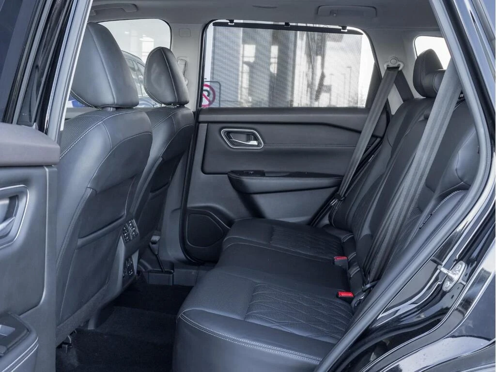 Nissan Rogue Platinum AWD* CarPlay* Sunroof* Camera* Blind Spot, снимка 12 - Автомобили и джипове - 53750896