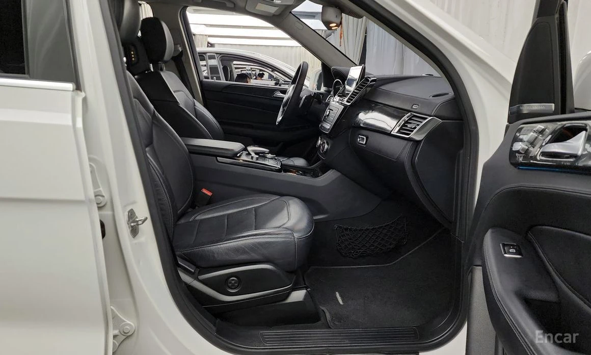 Mercedes-Benz GLS, снимка 11 - Автомобили и джипове - 54354107