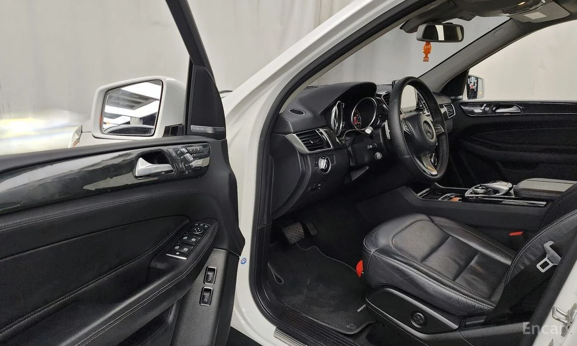 Mercedes-Benz GLS, снимка 10 - Автомобили и джипове - 54354107