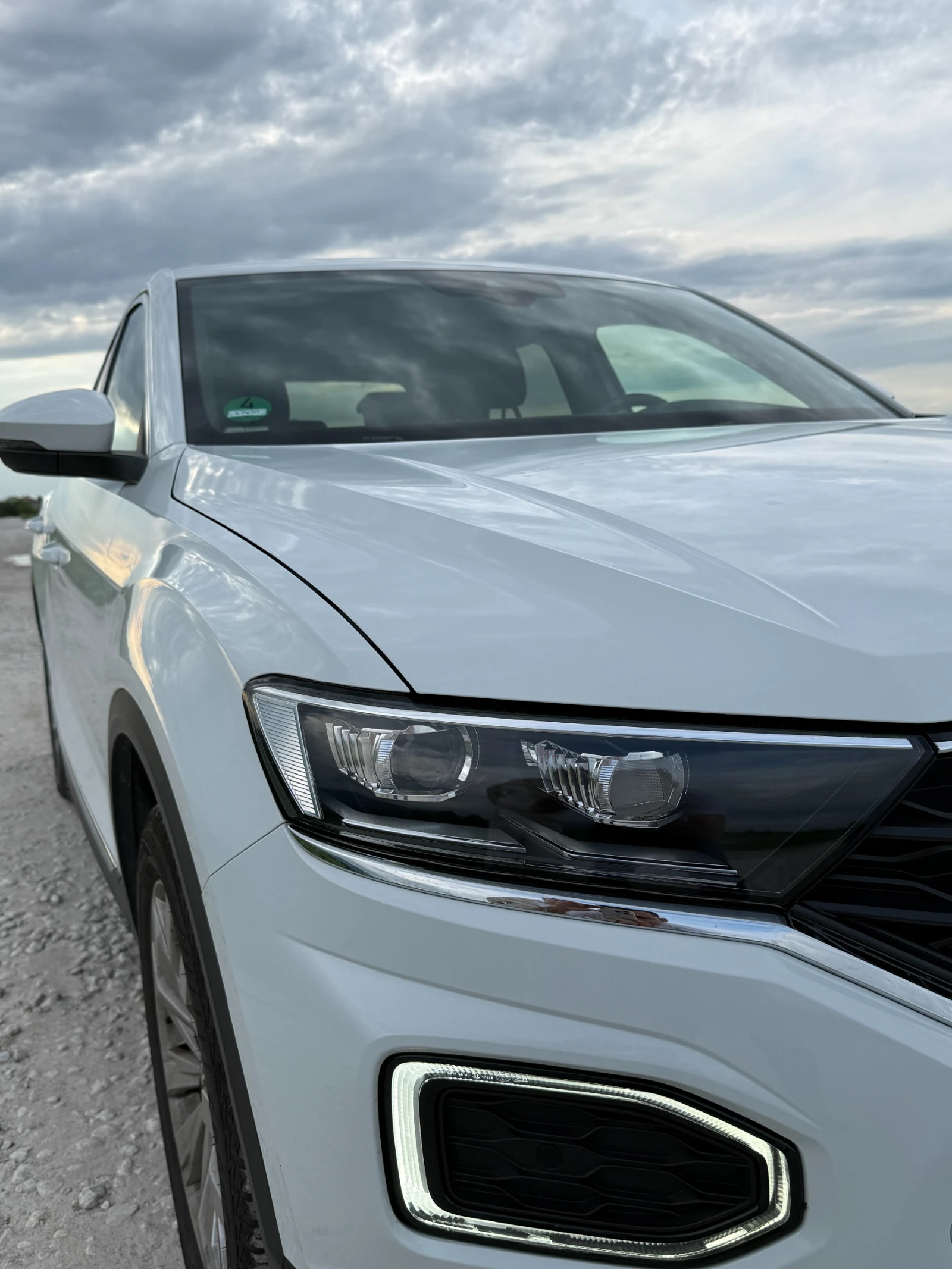VW T-Roc 1.5 TSI DSG R-LINE 32 000 km, снимка 6 - Автомобили и джипове - 54496657