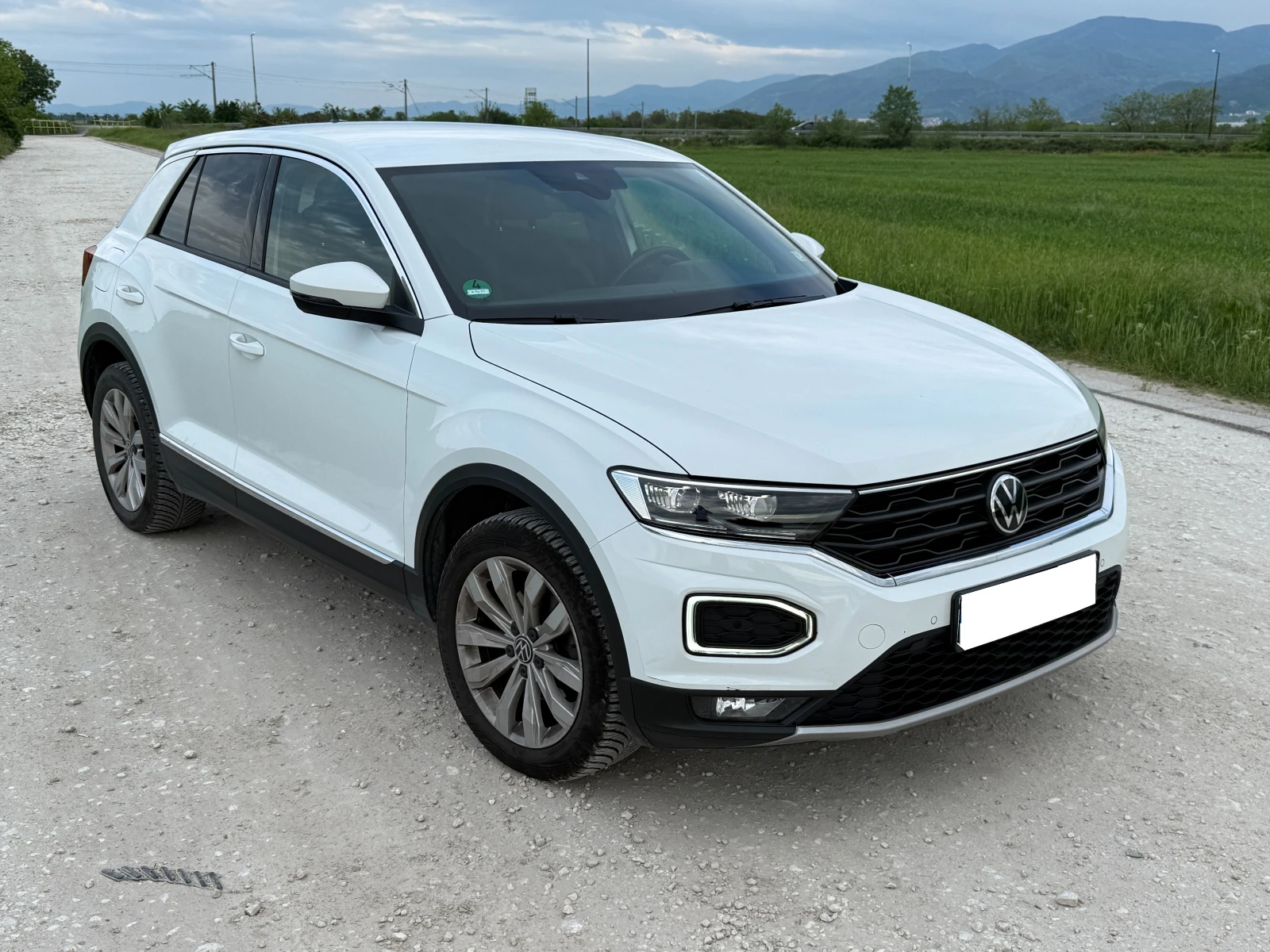 VW T-Roc 1.5 TSI DSG R-LINE 32 000 km, снимка 3 - Автомобили и джипове - 54496657