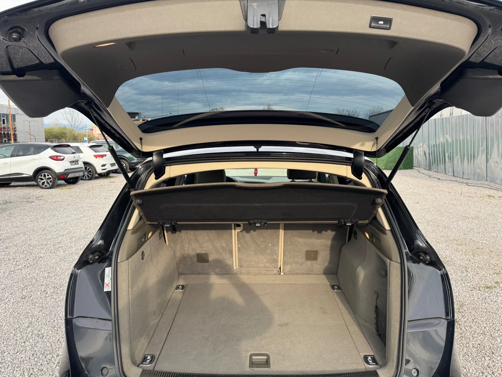 Audi Q5 2.0TFSI / 4x4 / НАВИ / КАМЕРА / ПАНОРАМА / ПОДГРЕВ, снимка 17 - Автомобили и джипове - 54783924