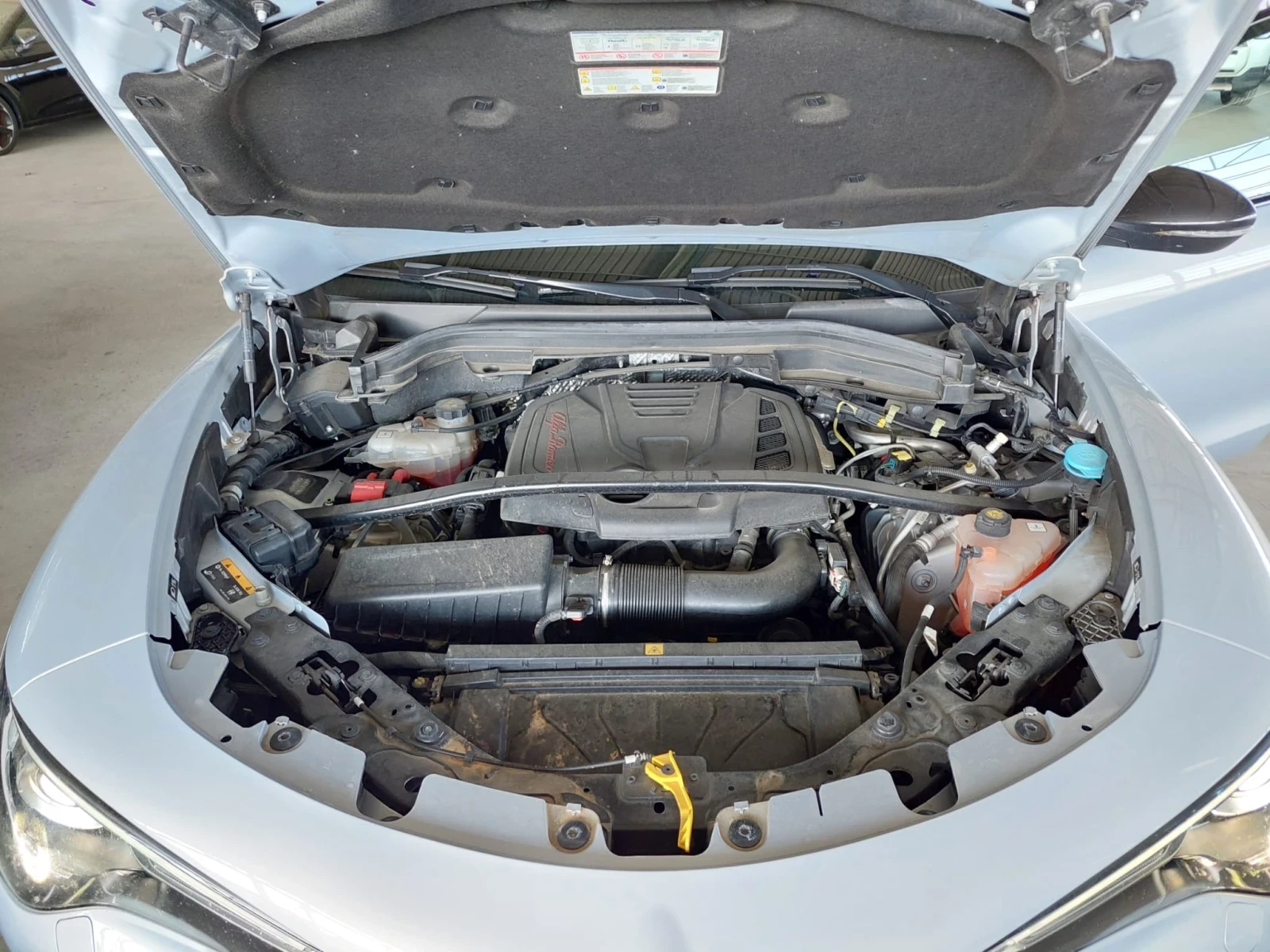 Alfa Romeo Stelvio 2.0 Turbo AT8 Q4 Veloce, снимка 7 - Автомобили и джипове - 54853814