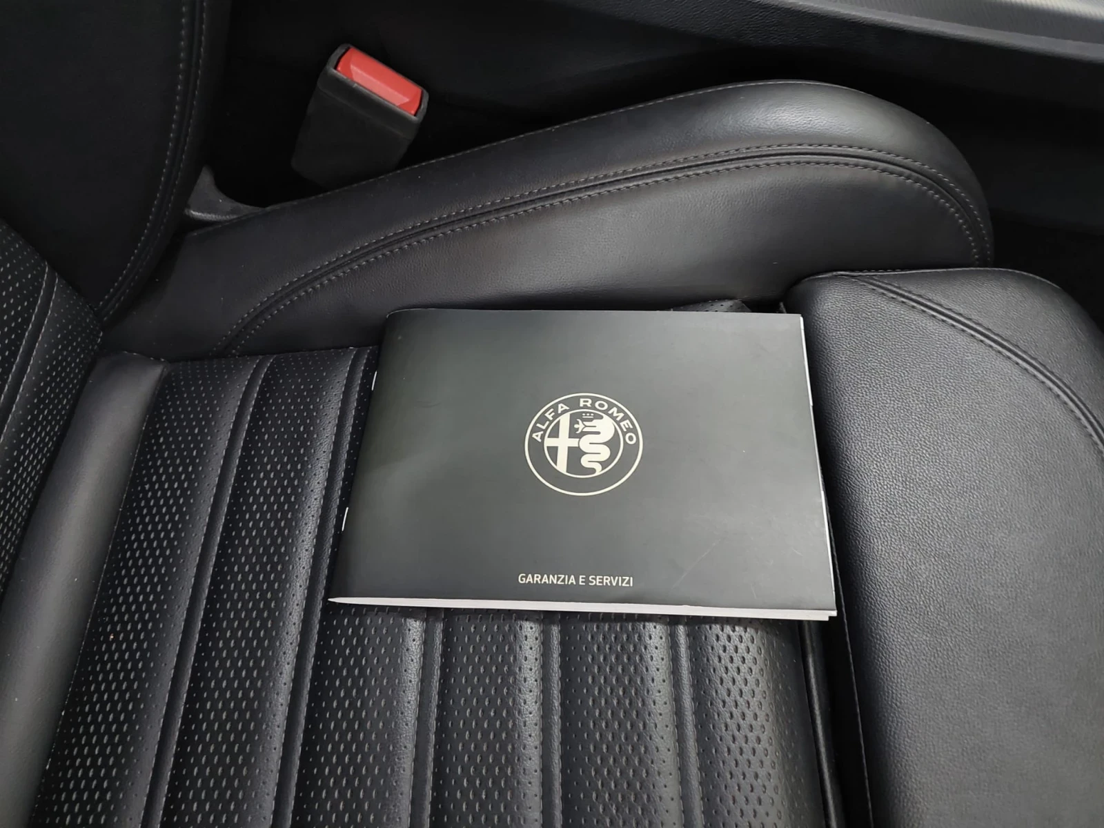 Alfa Romeo Stelvio 2.0 Turbo AT8 Q4 Veloce, снимка 15 - Автомобили и джипове - 54853814
