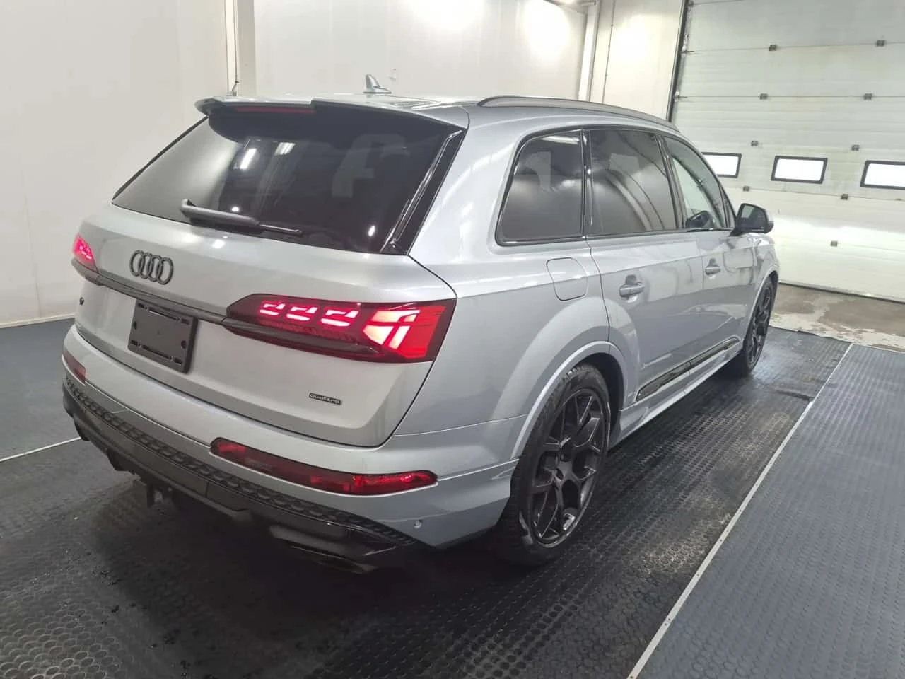 Audi Q7 * TECHNIK * CARFAX * ОПЦИЯ ЗА ФИНАНСИРАНЕ, снимка 3 - Автомобили и джипове - 55789021