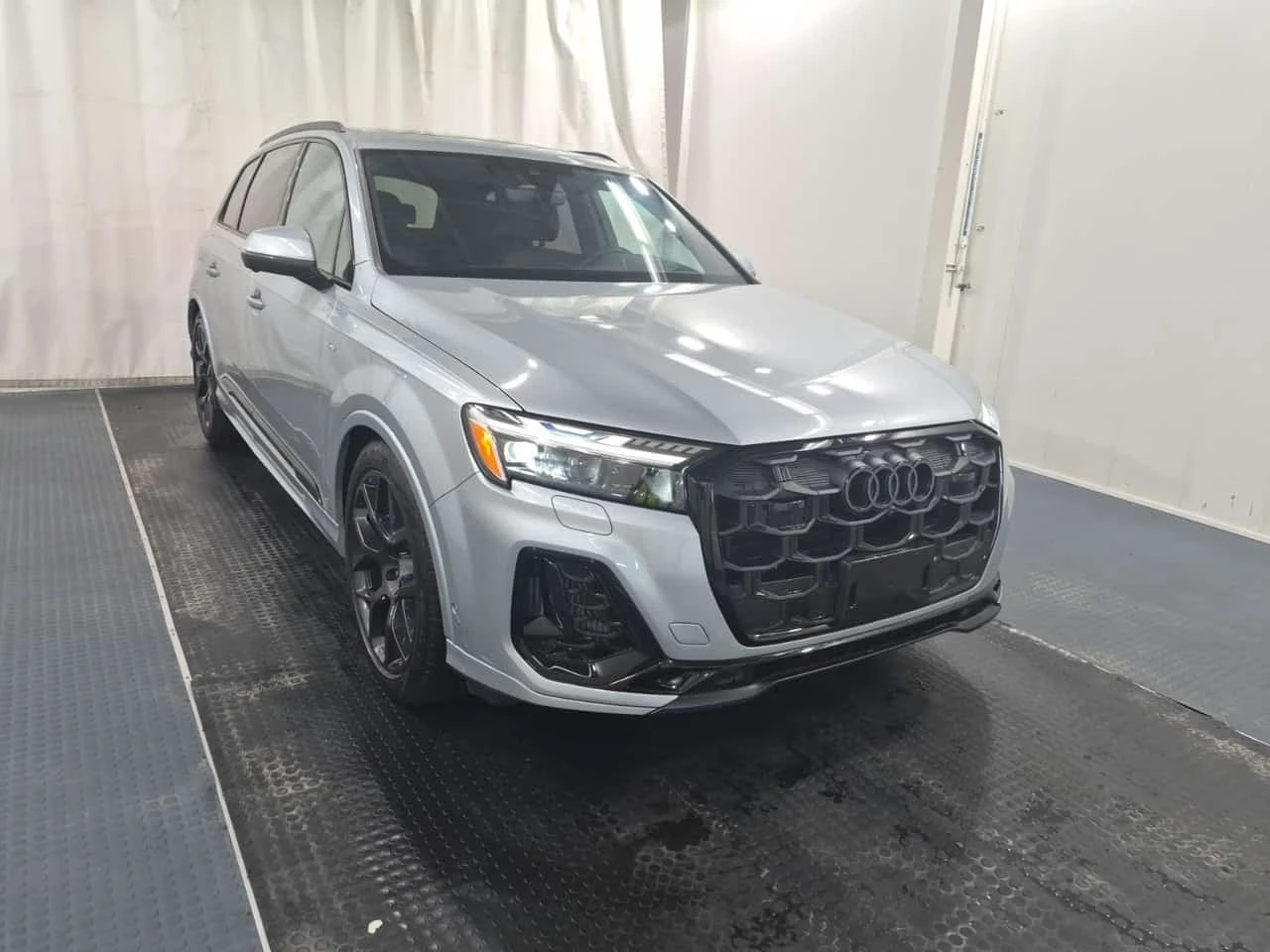 Audi Q7 * TECHNIK * CARFAX * ОПЦИЯ ЗА ФИНАНСИРАНЕ, снимка 2 - Автомобили и джипове - 55789021