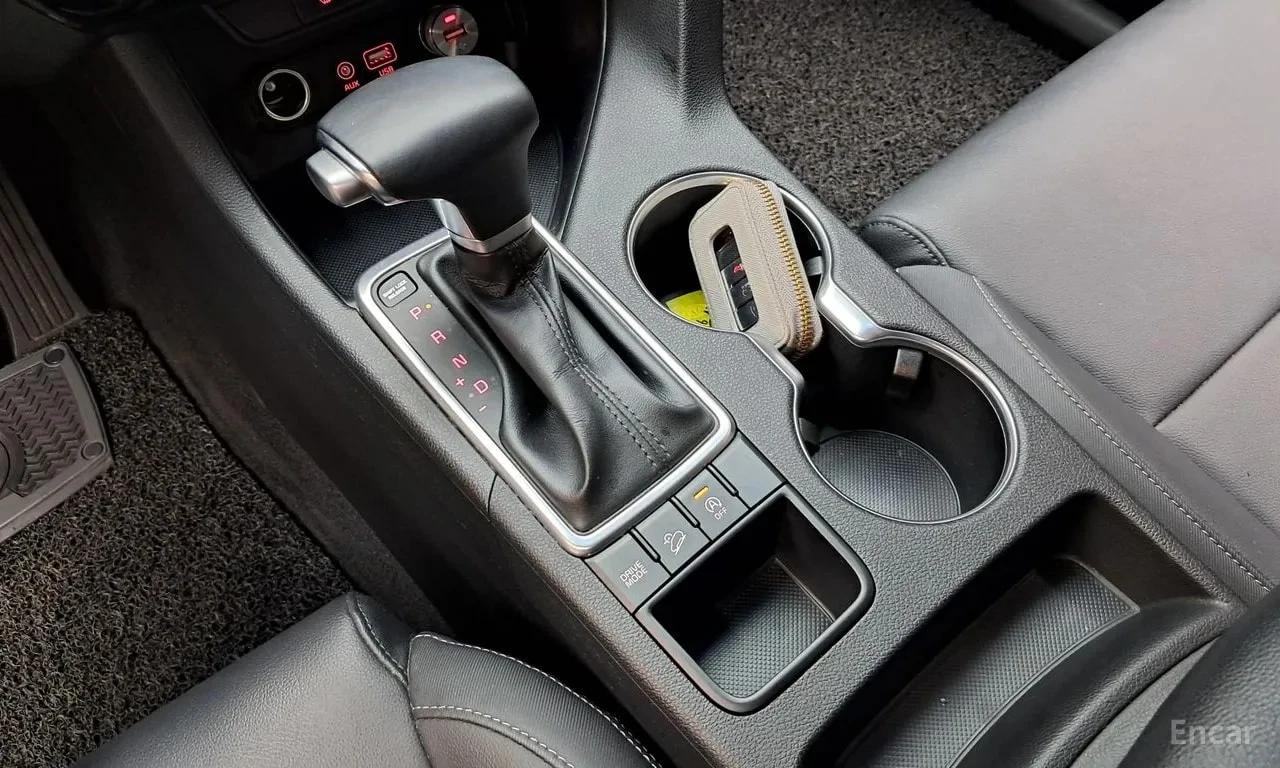 Kia Sportage DIESEL PRESTIGE| ПОДГРЕВИ| ЗАДНА КАМЕРА| ФИКС ЦЕНА, снимка 9 - Автомобили и джипове - 55818065