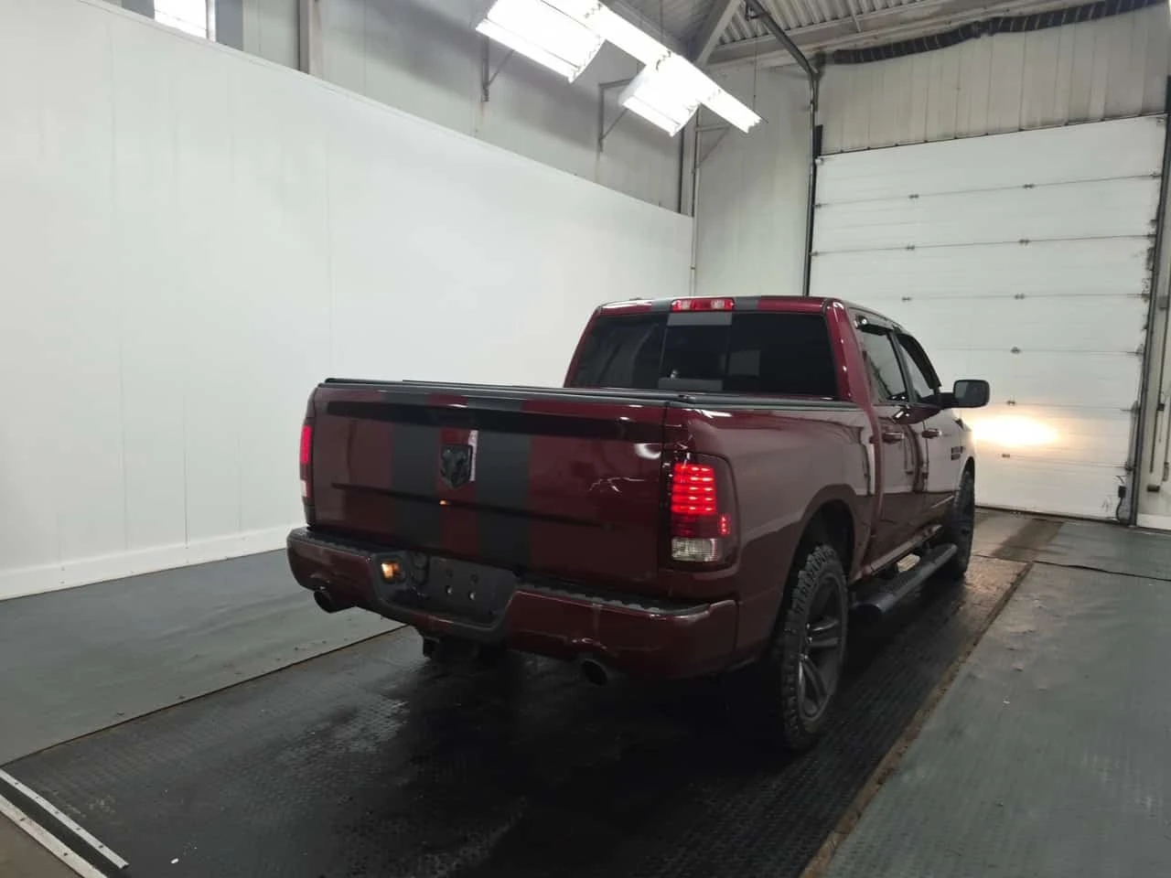 Dodge RAM 1500 * 4wd Crew Cab 140.5" Sport Crew * , снимка 4 - Автомобили и джипове - 56309965