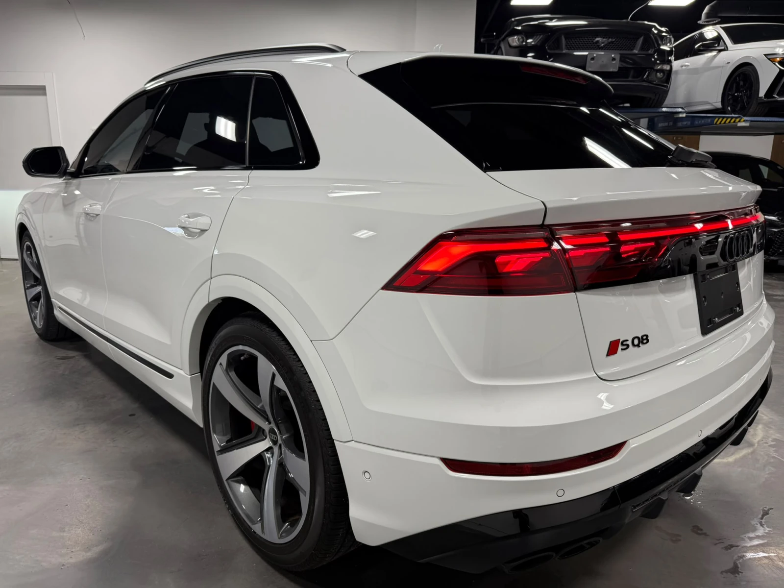 Audi SQ8 Black Optics/Red Leather/Carbon Fibre Interior | Mobile.bg � ����������� 2