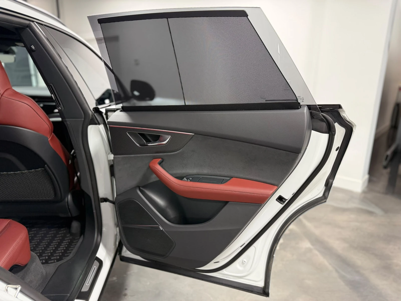 Audi SQ8 Black Optics/Red Leather/Carbon Fibre Interior | Mobile.bg � ����������� 11