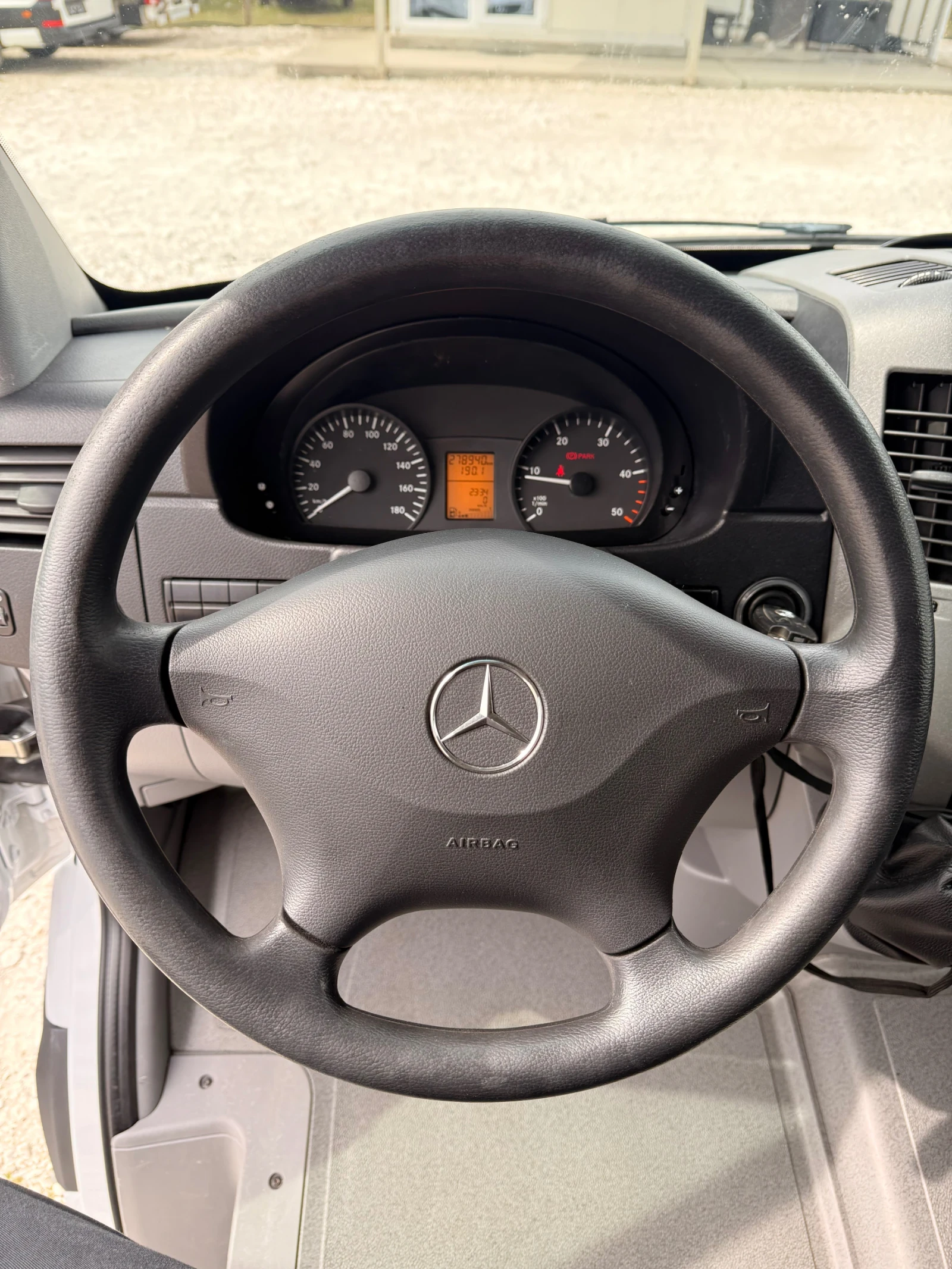 Mercedes-Benz Sprinter 316 РАМПА-9местен-Климатик-Печка, снимка 14 - Бусове и автобуси - 53913941