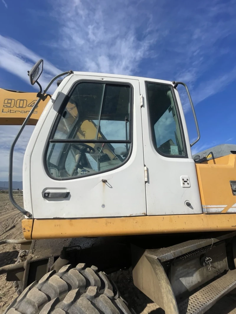 Багер Liebherr A 904 C, снимка 2 - Индустриална техника - 53309673