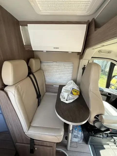 Кемпер Knaus R68, снимка 8 - Каравани и кемпери - 56580699