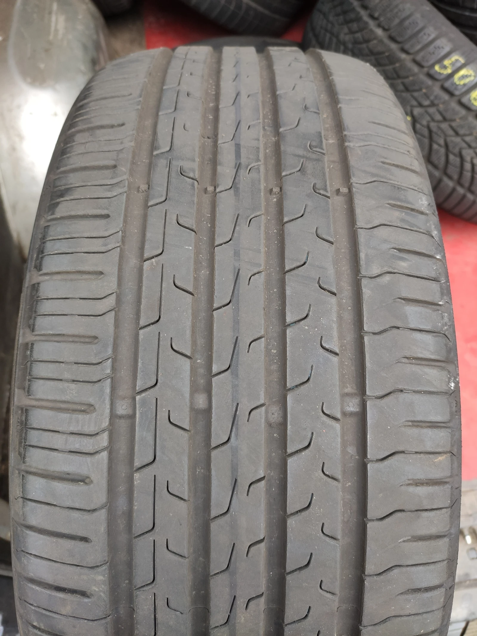 Гуми Летни 245/35R20, снимка 2 - Гуми и джанти - 54635163