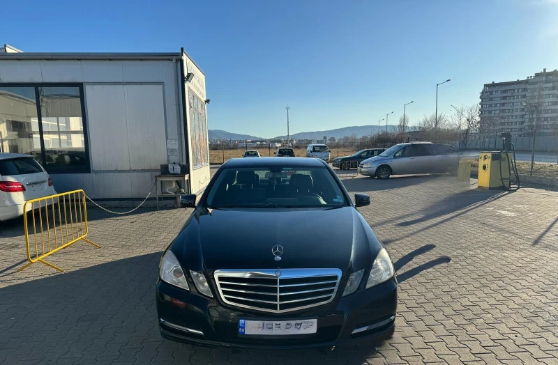 Mercedes-Benz E 200, снимка 1 - Автомобили и джипове - 49435609