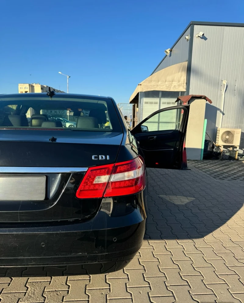 Mercedes-Benz E 200, снимка 4 - Автомобили и джипове - 49435609