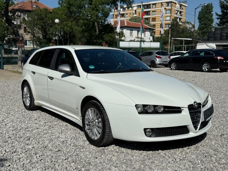Alfa Romeo 159 sportwagon 2.0JTDm 170k.c. ОТЛИЧНО СЪСТОЯНИЕ - НАВИГАЦИЯ! , снимка 3 - Автомобили и джипове - 50699869
