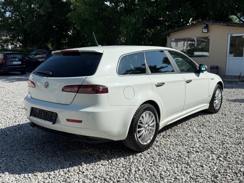Alfa Romeo 159 sportwagon 2.0JTDm 170k.c. ОТЛИЧНО СЪСТОЯНИЕ - НАВИГАЦИЯ! , снимка 4 - Автомобили и джипове - 50699869
